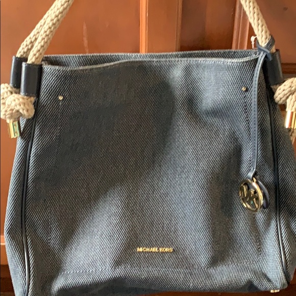 Purses - Picture 2 of 3